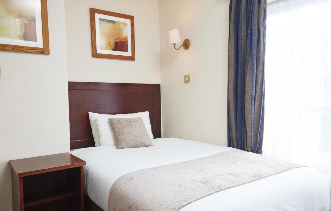 The Bell Hotel Woburn By Greene King Inns 외부 사진